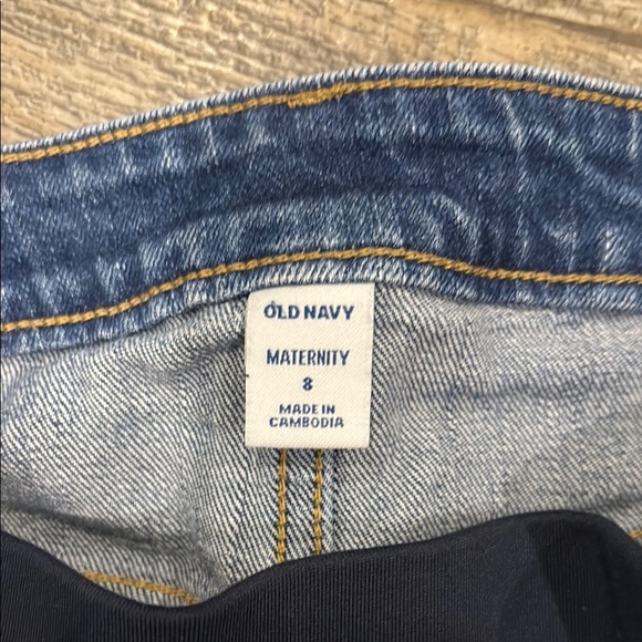 Old Navy Blue Jean Maternity Shorts Size 8 - Picture 2 of 3